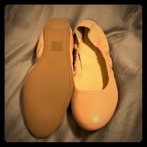 NEW J crew leather tan/beige ballet flats size 7